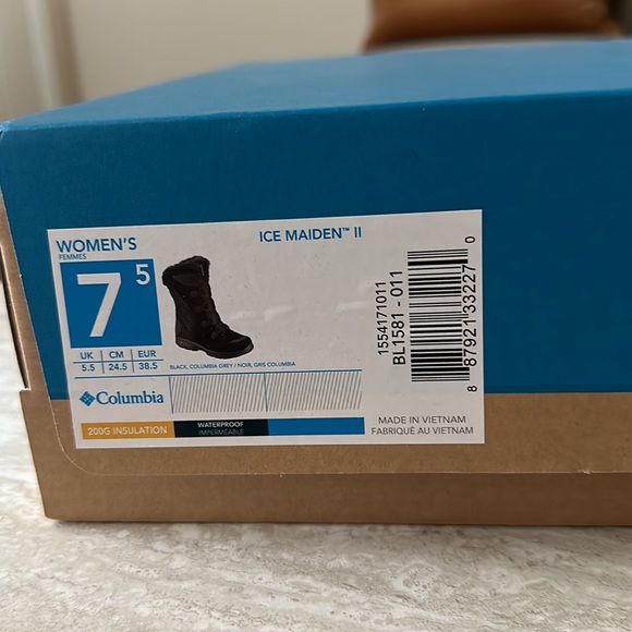 Columbia snow boots. - Picture 3 of 4